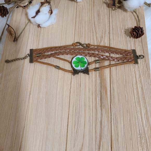 🍀🍀NEW🍀🍀SO PRETTY!! SHAMROCK Leather Bracelet 🍀🍀 - Picture 8 of 13